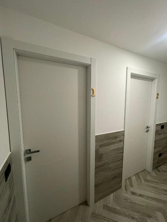 Holiday Rooms Rho Kültér fotó