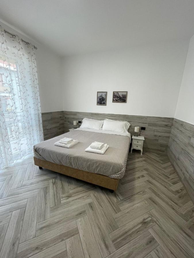Holiday Rooms Rho Kültér fotó