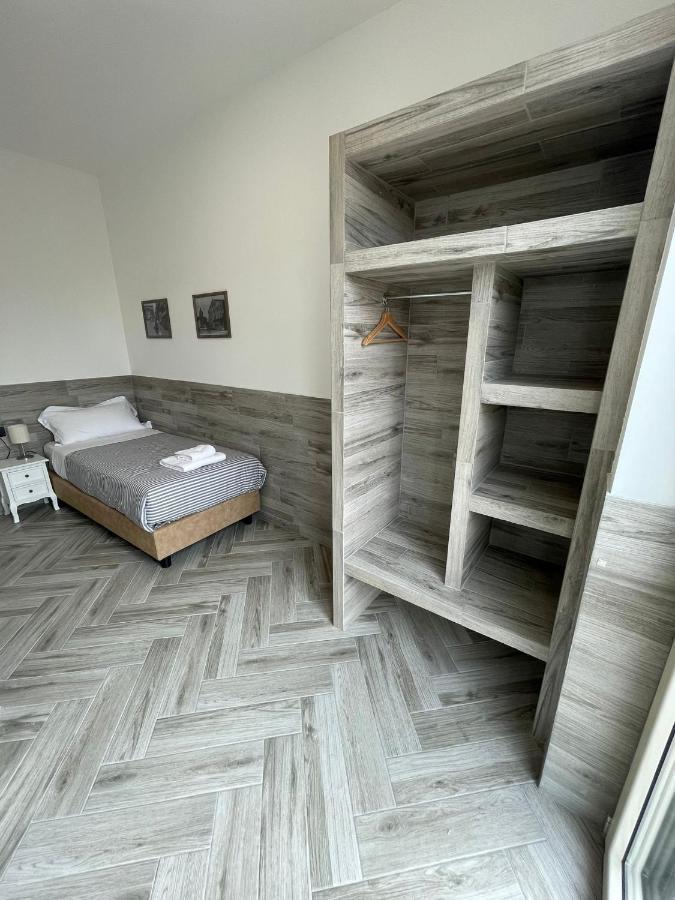 Holiday Rooms Rho Kültér fotó